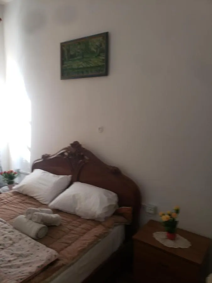 Hostel Oakland Tiran Arnavutluk