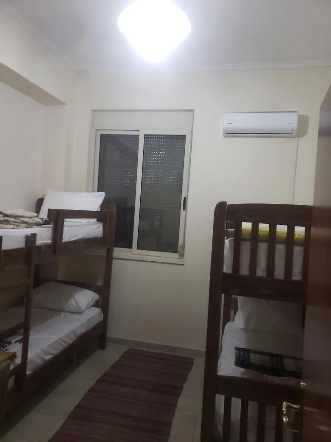 Hostel Oakland Tiran