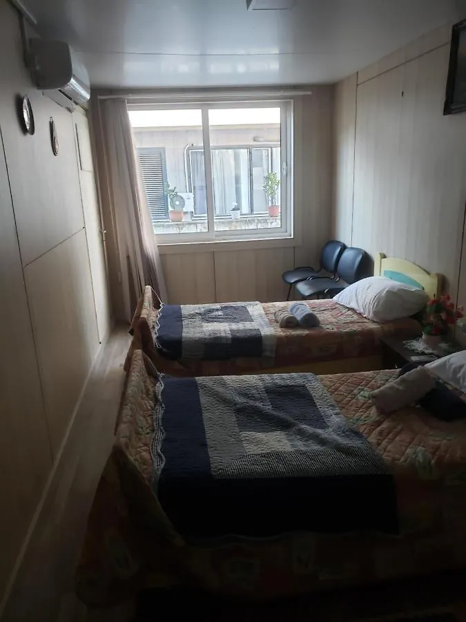 Hostel Oakland Tirana 0*,  Albanien