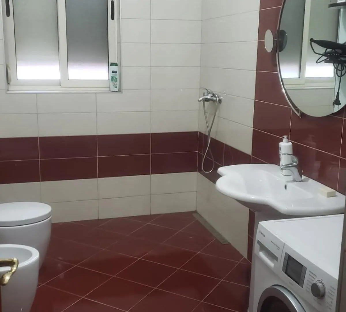 Hostel Oakland Tirana 0*,  Albanien
